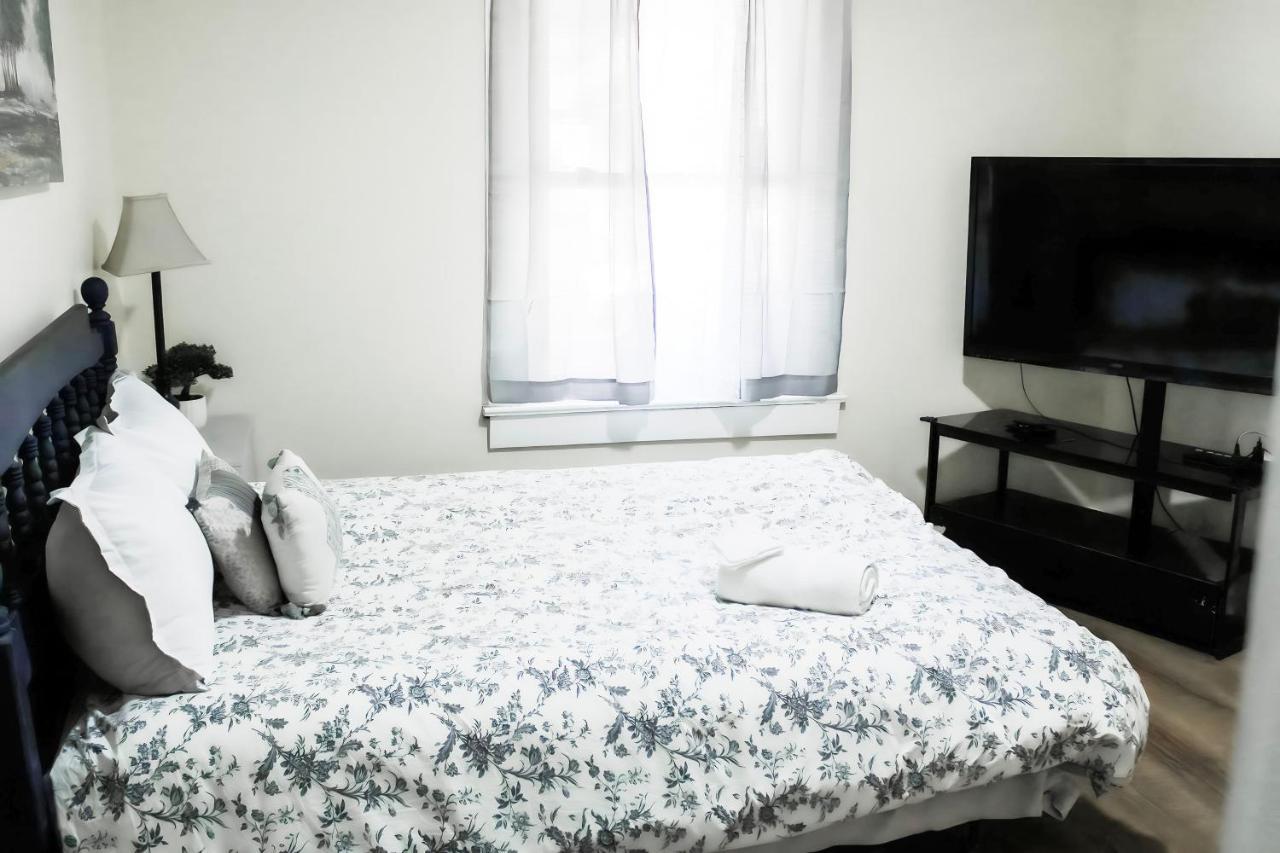 Cozy City Retreat Near Downtown Indianapolis- Private Bedroom エクステリア 写真