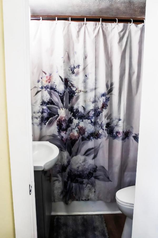 Cozy City Retreat Near Downtown Indianapolis- Private Bedroom エクステリア 写真
