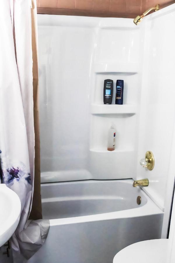 Cozy City Retreat Near Downtown Indianapolis- Private Bedroom エクステリア 写真